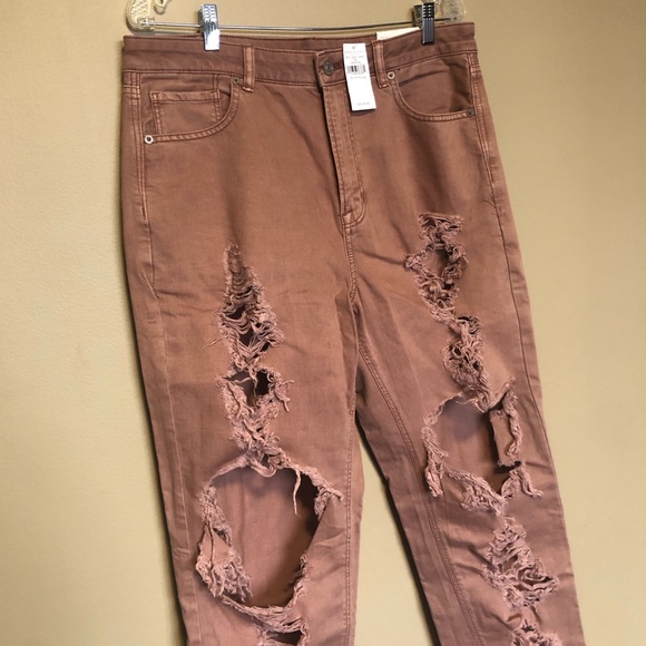 🔥 NWT | Ladies American Eagle ‘Mom Jeans’ - Picture 2 of 8